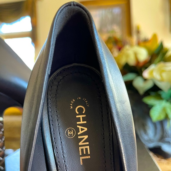 Chanel Shoes Pumps Heels CC Logo Pearls  New  100% Authentic - Picture 8 of 15